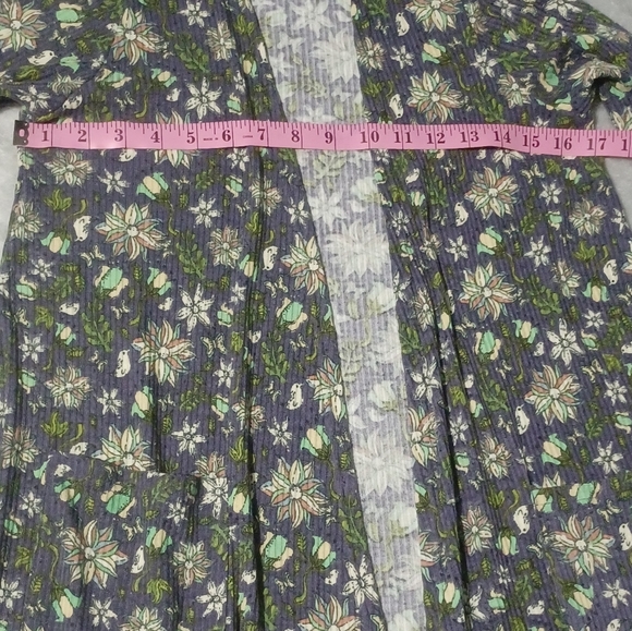 LuLaRoe Sarah Women's Cardigan Purple With Pockets Size XS (Floral Pattern) - Picture 8 of 10
